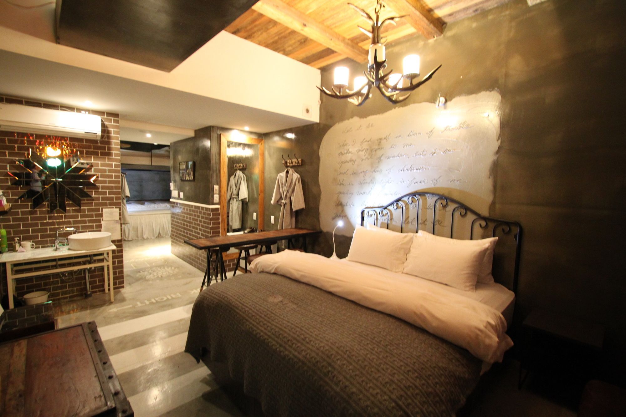 February Hotel Hwanggeum 大邱 外观 照片